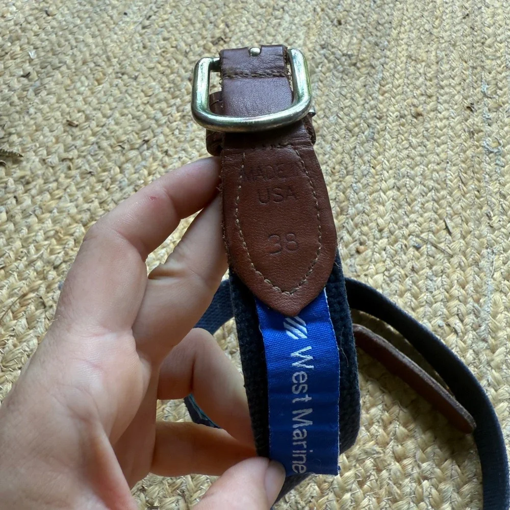 West Marine Mens 38 Yellowfin Tuna Fish Ribbon Belt Navy Blue Leather Brass USA